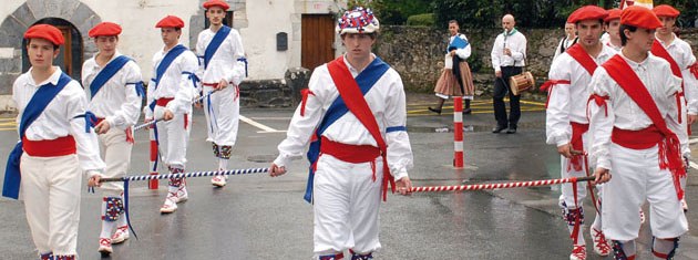 Ezpata-dantzak San Migeletan, Xemeindik Igantzira eta Iurretatik Ontariora Ezpata-dantzak San Migeletan, Xemeindik Igantzira eta Iurretatik Ontariora