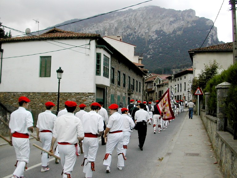 Durangaldeko Ezpata-dantzari eguna Mañarian