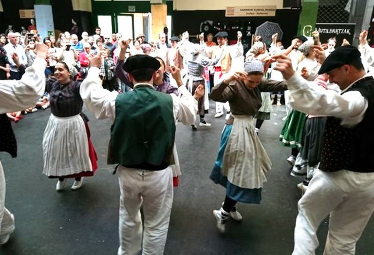 Folklorearen topaleku izango da asteburuan Portugalete