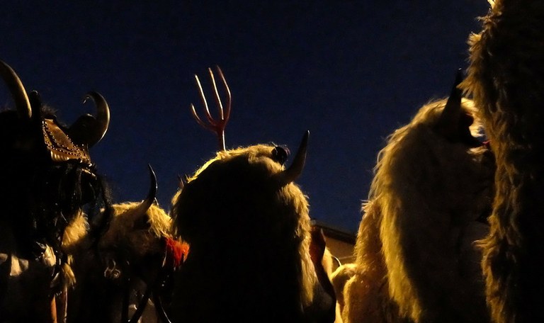 Momotxorroak eta Altsasuko inauteria bera Bizkaiko dantza talde bati esker daude bizirik