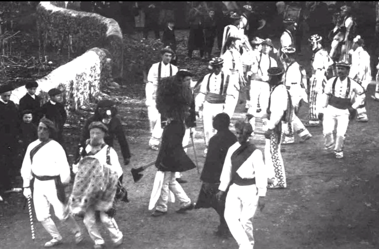 Garai bateko inauteriak Luzaide eta Nafarroa Beherean Garai bateko inauteriak Luzaide eta Nafarroa Beherean