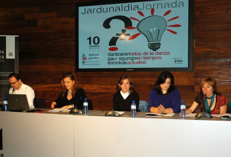 Garazi Lopez de Etxezarreta:  "Dantza tradizionalak, gure kulturaren adierazpide den heinean, tratamendu berezia behar du" Garazi Lopez de Etxezarreta:  "Dantza tradizionalak, gure kulturaren adierazpide den heinean, tratamendu berezia behar du"