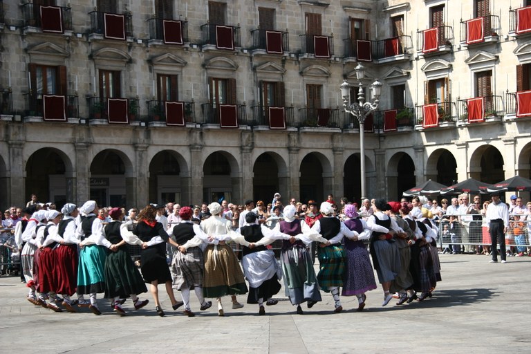 Gasteizko jaiak dantzan