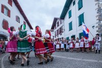 Munduko haurrak dantzan Gau Argi festibalean Munduko haurrak dantzan Gau Argi festibalean
