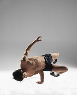 Gau zuria: dantza garaikidea museoan