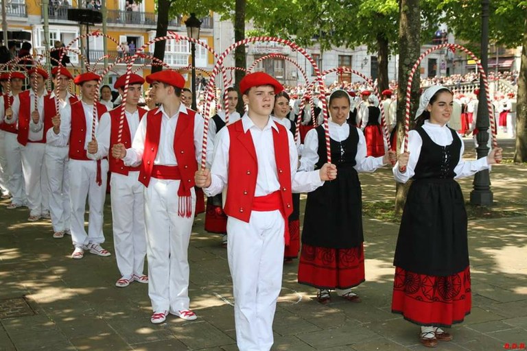 Gaztedi dantzari taldearen 65. urteurrena