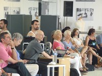 Gelajauziak pieza prestatzen ari da Kukai Cesc Gelaberten eskutik Gelajauziak pieza prestatzen ari da Kukai Cesc Gelaberten eskutik