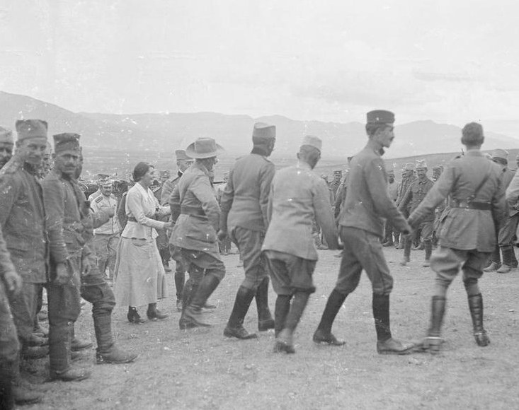 Gerra eta soka-dantza Salonikan eta Berrizen