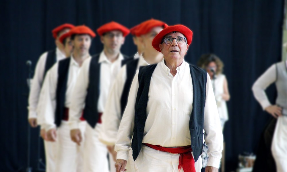 Gregorio Urionaguena eta Pedro Maria Lezameta dantzari geldiezinak hil dira