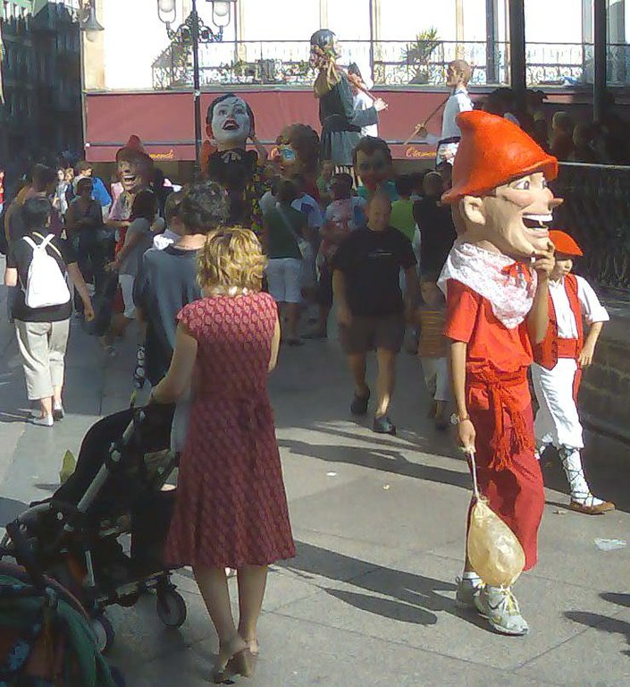 Haur-folklorea ala folklorearen infantilizazioa? Haur-folklorea ala folklorearen infantilizazioa?