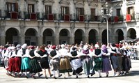 Hiriburuetako festetako dantza emanaldiak Hiriburuetako festetako dantza emanaldiak