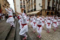 Gasteiz, Donostia eta Bilboko festetako dantza emanaldiak Gasteiz, Donostia eta Bilboko festetako dantza emanaldiak