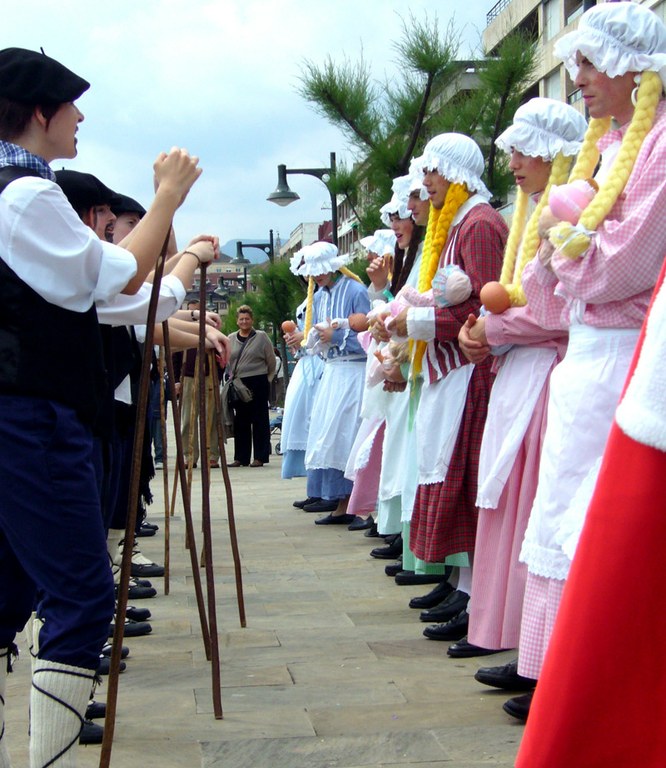 Hondarribia dantza II - Kronika