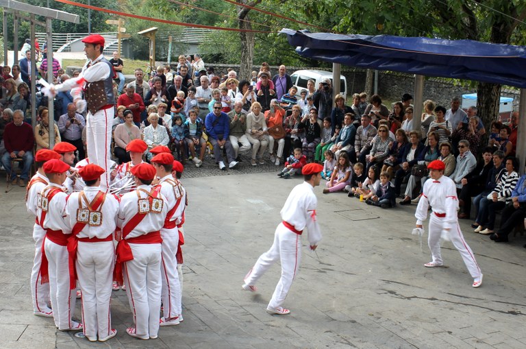 Markina Xemeingo eta Barkoxeko dantzariak gonbidatu dituzte Hondarribia Dantzan jaialdira