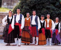 Hondarribia dantzan 4. jaialdia asteburu honetan Hondarribia dantzan 4. jaialdia asteburu honetan