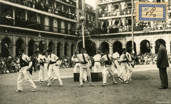 171-12-d-870-fototeka_kutxa_1200p.jpg 171-12-d-870-fototeka_kutxa_1200p.jpg