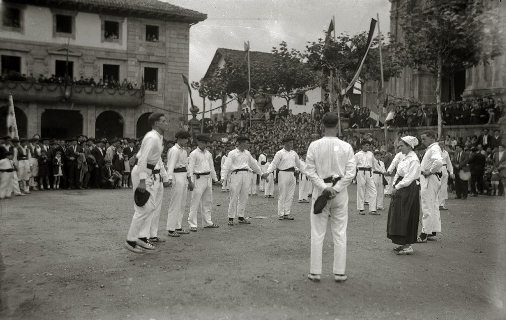 1930_Andoain-goiko-plaza-Pascual-Marin-1024229_o.jpg 1930_Andoain-goiko-plaza-Pascual-Marin-1024229_o.jpg