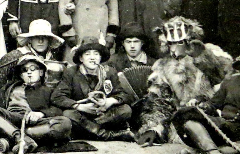 1934 Sohüta Kauterak, soinujolea eta hartza 1934 Sohüta Kauterak, soinujolea eta hartza