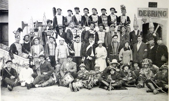 Sohüta (1934), maskaradak.