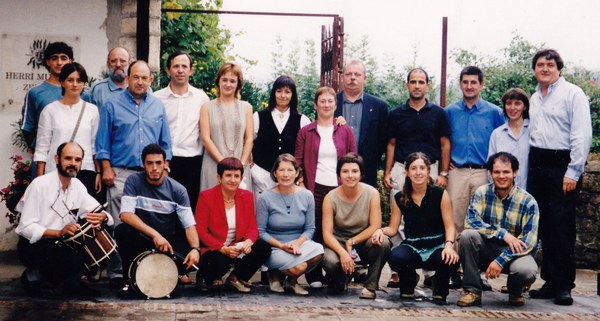 2001-08-16_Zerain-dantza-soka_01-r-1200p-rek.jpg