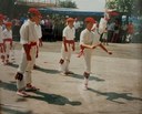 Dantzari taldea Garaiko plazan 2004