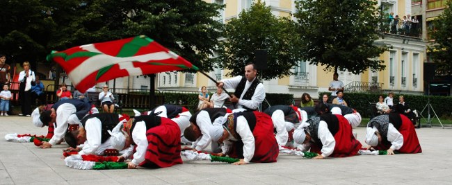 Oinkari: Agintariena Oinkari: Agintariena