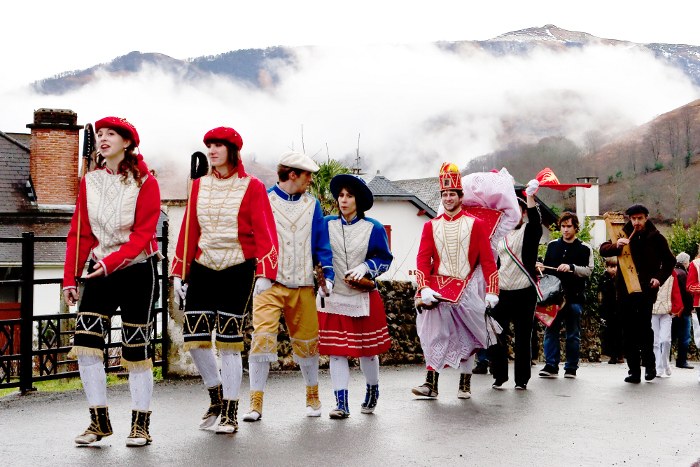 Maskaradak Larraine 2010 3615 700p