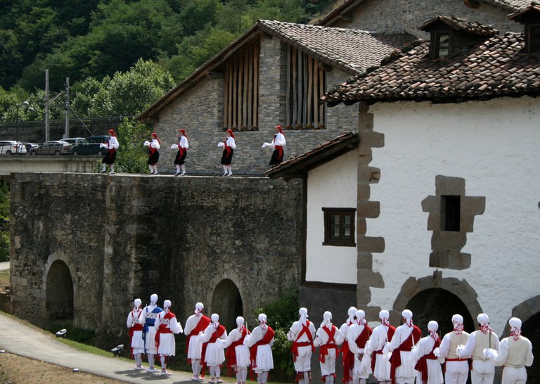 2010-09-11_Igartza-ezpata-dantzak-AritzIbanez 199_r.jpg