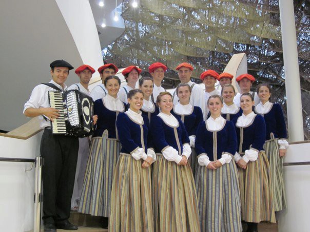 Oinkari Shanghain 2010 - 01 Oinkari Shanghain 2010 - 01