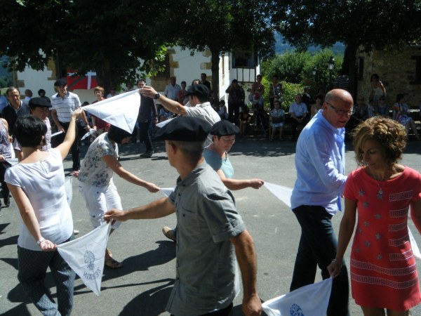 2012-08-16 Zerain dantza-soka 01 1200p