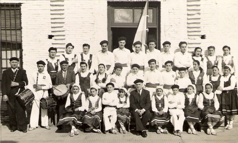 8- Celestino y Cusa Etxaniz + Itxarkundia en San Ignacio II.jpg 8- Celestino y Cusa Etxaniz + Itxarkundia en San Ignacio II.jpg