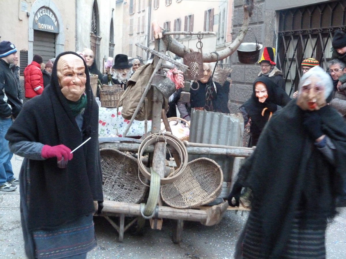 Mascher-ak. Bagolino 2013 02. Arg. Fabienne Lastere-Itzaina Mascher-ak. Bagolino 2013 02. Arg. Fabienne Lastere-Itzaina