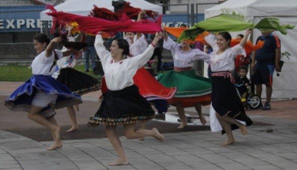 Portugaleteko Nazioarteko 42. Folklore Jaialdiko taldeak. Causanacunchic (Ekuador).