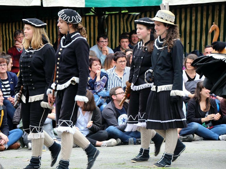 Aintzindari beltzak Aintzindari beltzak