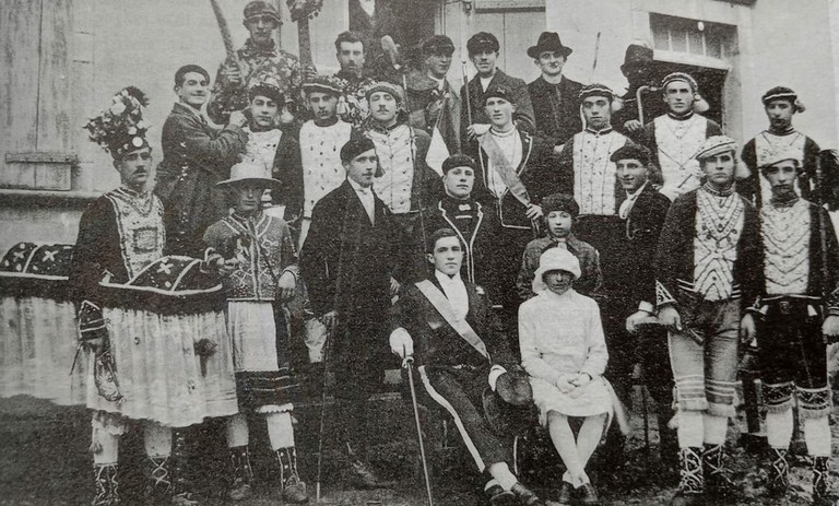 Altzaiko maskarada taldea