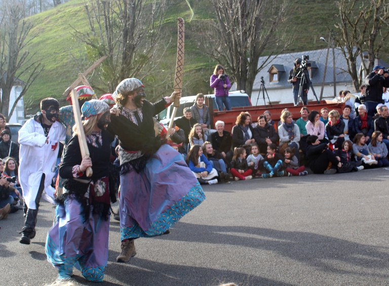 Altzürüküko maskaradak 2020 buhameak