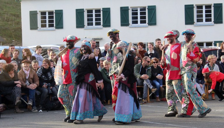 Altzürüküko maskaradak 2020 buhameak