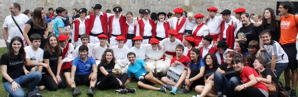 Antio ezpata-dantza 2015 Irrintzi