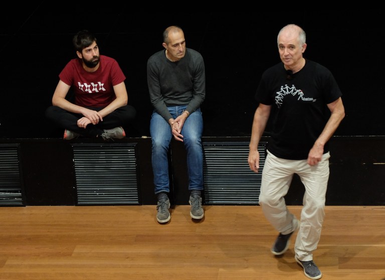 Antzuola Dantzan Ikasi Antzuola Dantzan Ikasi