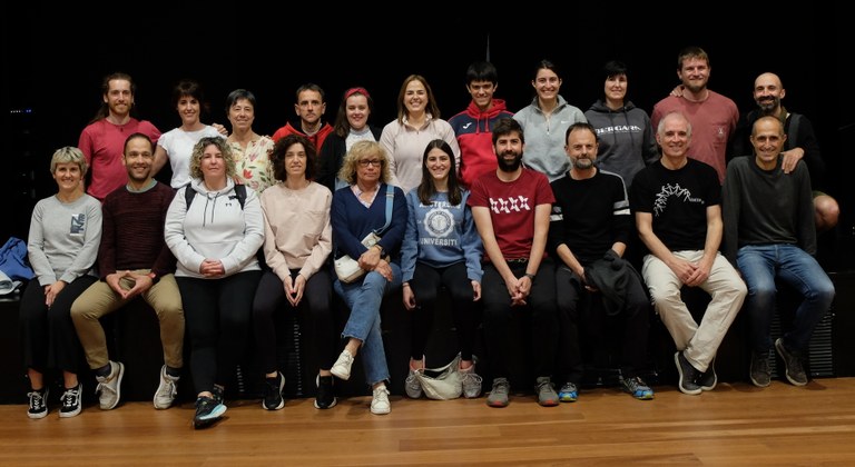 Antzuola Dantzan Ikasi Antzuola Dantzan Ikasi