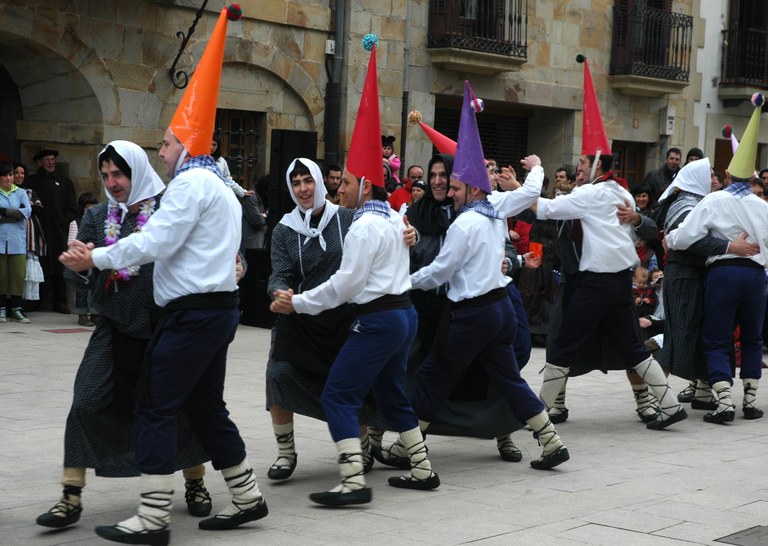 Antzuola sorgin-dantza