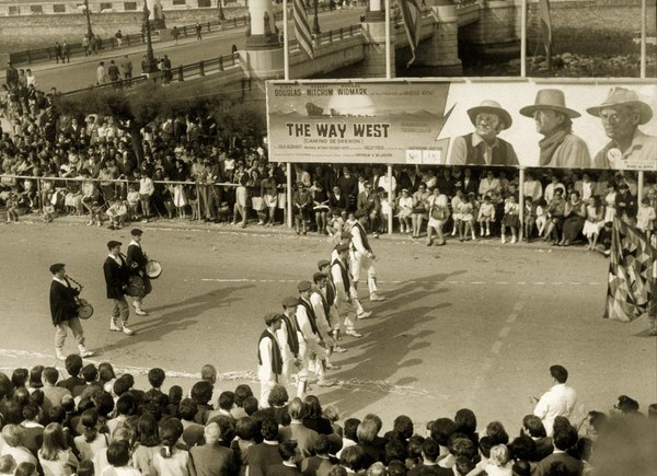 Argia 1967 Berrizko dantzak kalejiran