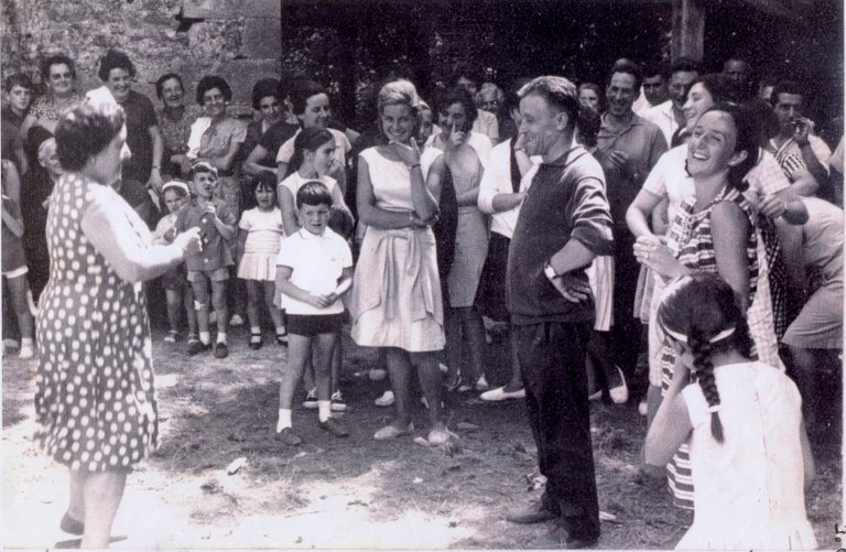 Argiñeta emakumeak aurreskua 1964 Argiñeta emakumeak aurreskua 1964