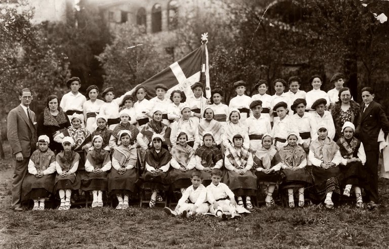 Arrasateko batzokiko dantzariak 1933