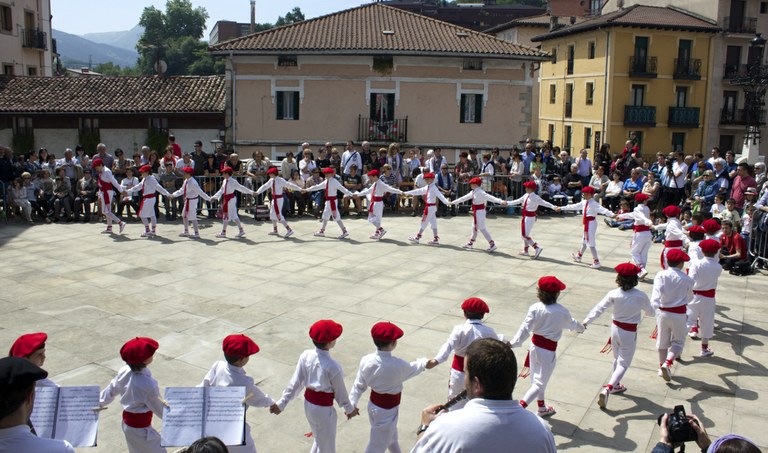 Beasain umeen soka-dantza