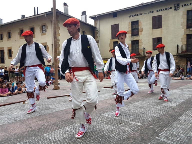 Berriz dantzari-dantza