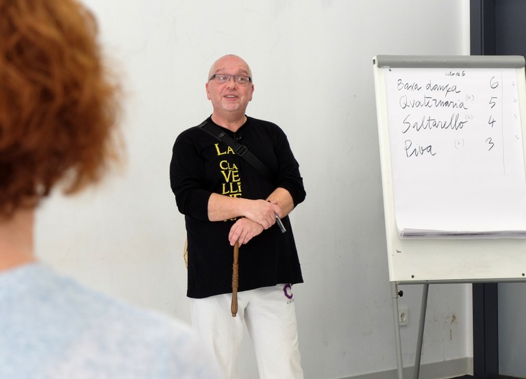 Dantza-luzeak, soka-dantzen aurrekariak Carles Mas-en eskutik, Dantzan Ikasi, Errenteria, 2019-02-09_4 Dantza-luzeak, soka-dantzen aurrekariak Carles Mas-en eskutik, Dantzan Ikasi, Errenteria, 2019-02-09_4