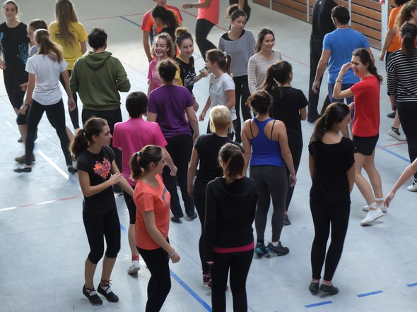 Dantzan Ikasi: dantzan irakasteko baliabideak 08