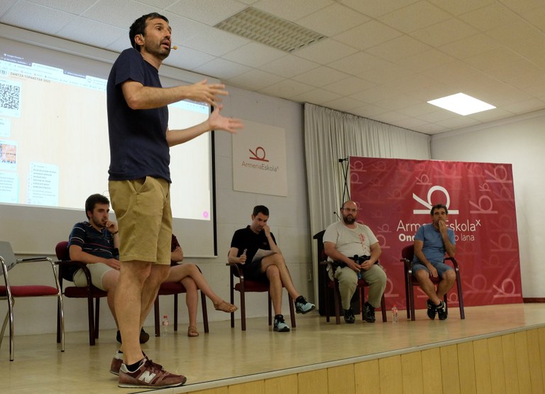 Dantzan Ikasi Topaketak 2022  Dantzan Ikasi Topaketak 2022