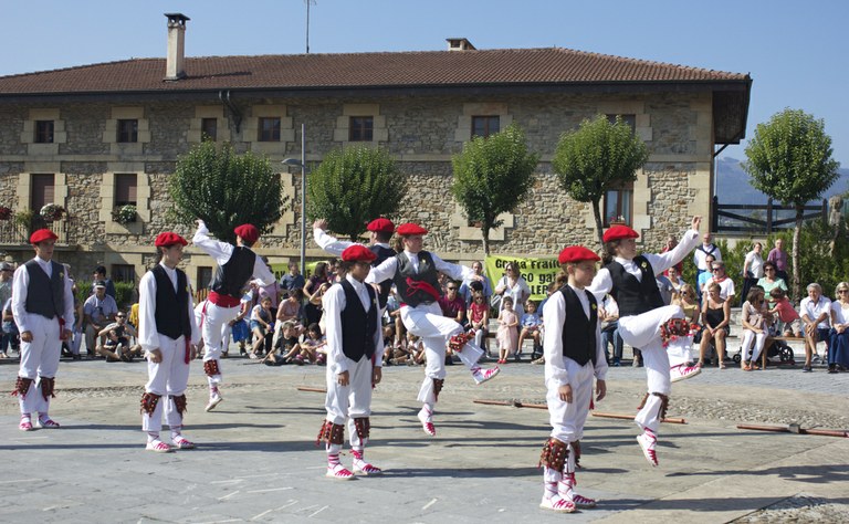 Dantzari-dantza Iurreta